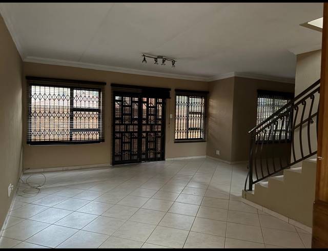 3 BEDROOM TOWNHOUSE TO LET IN SONNEVELD